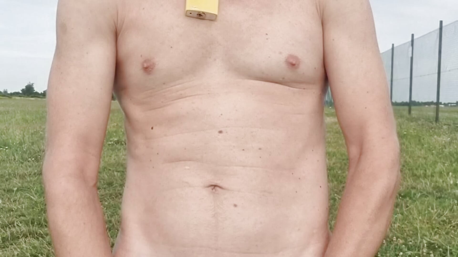 Cum in public - vidéo du modèle de showcams puppy_tomik