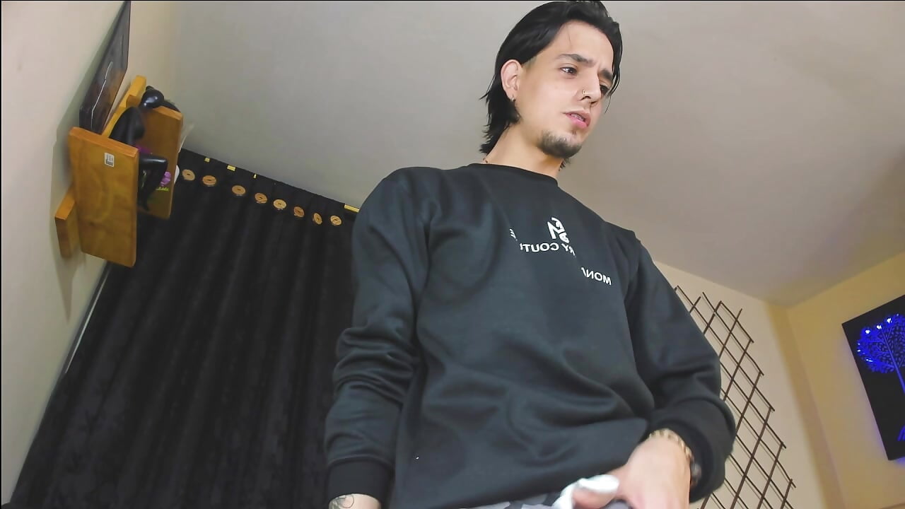 2022-07-05 22-38-18 - alejandro_calderon1 adlı kamera modelinin videosu