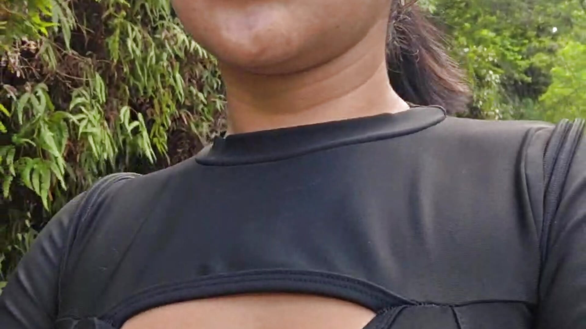 A quick look at my piercing – video modela na kameri Andreas-grace