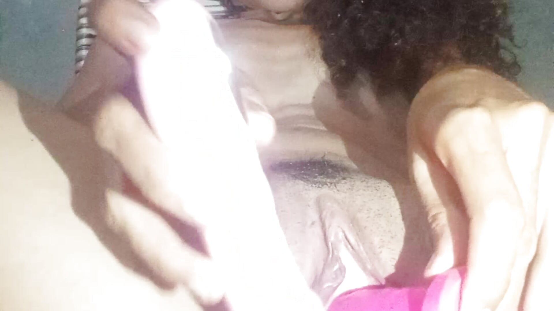 Tentando colocar o vibrador e mas dois brinquedos na ppk