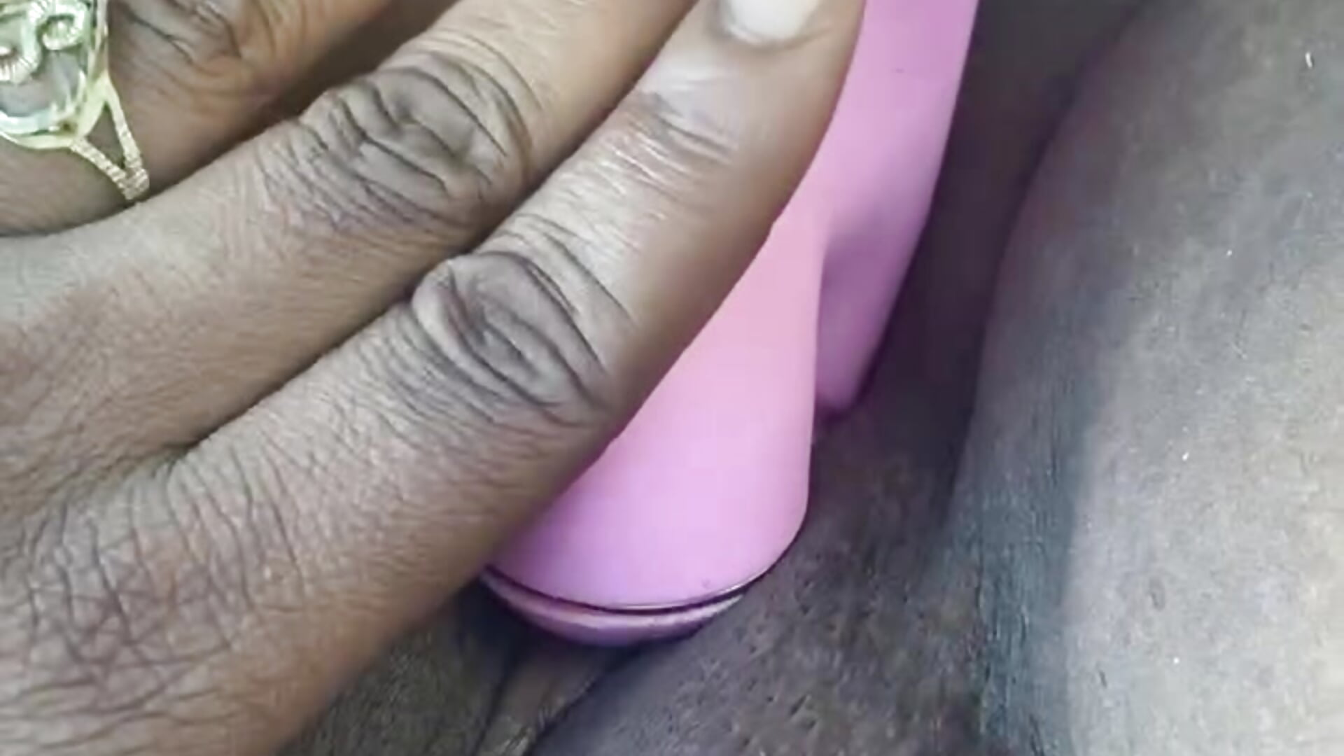 Mmmm can you imagine how wet she gets – video af madam-squirtle