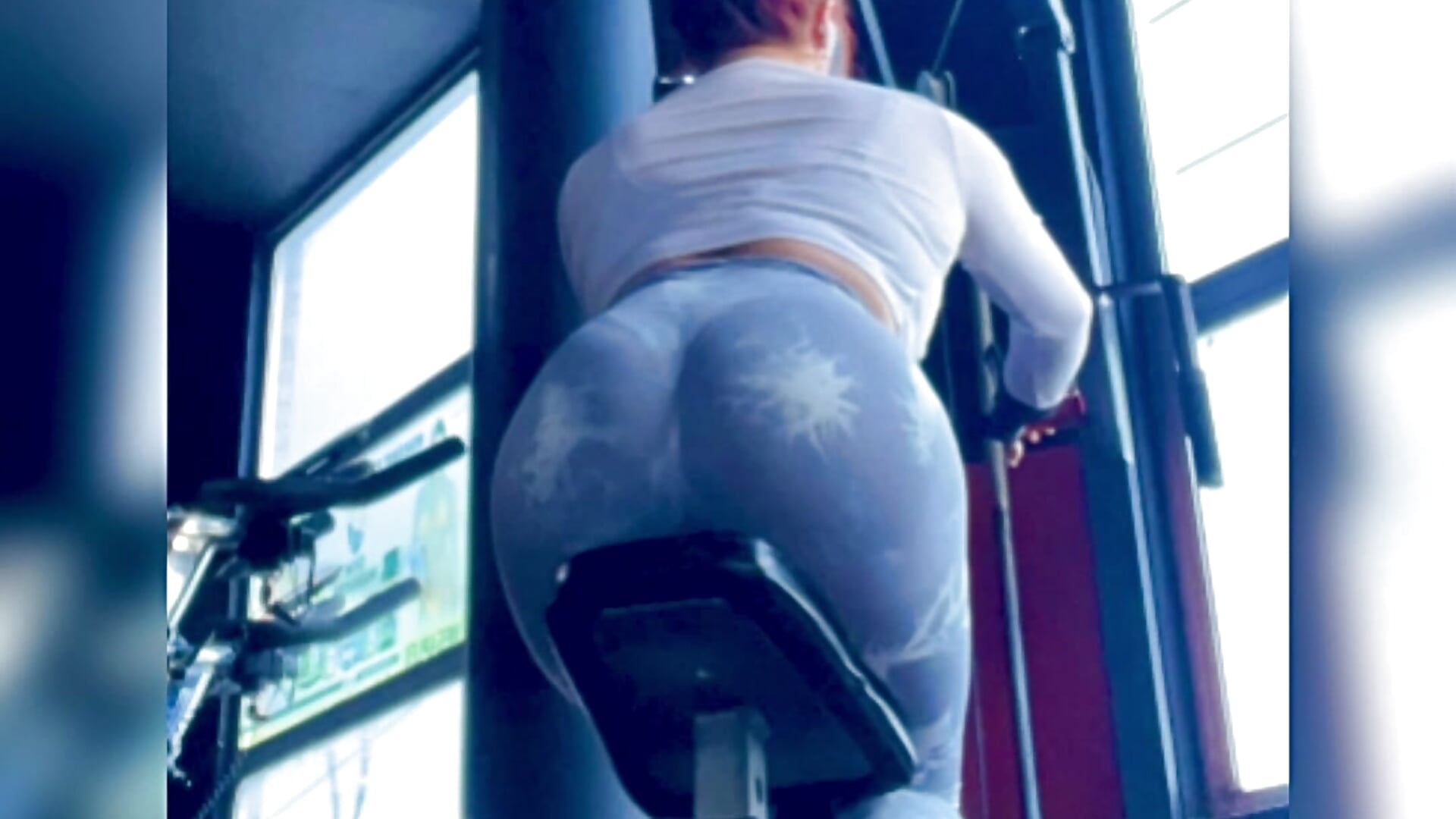 WORKING HARD !! On gym 🥵 - วิดีโอโดย Sofhi_a20 โมเดลแคม