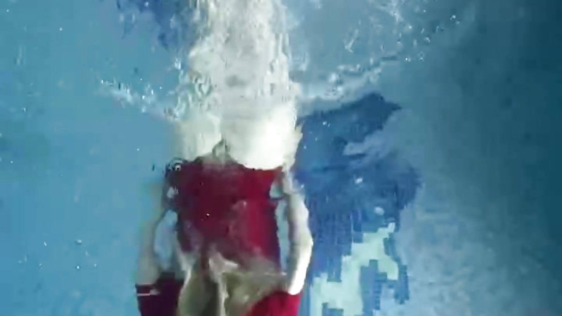 my ass is swimming in the pool – video af Lunaacyy cam-model
