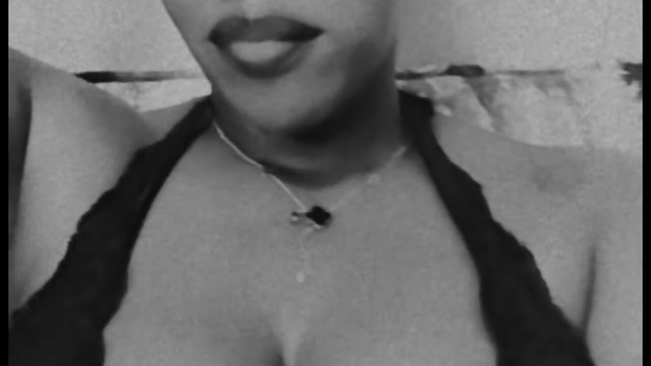 Hot momma - video by Sweettkendy cam model