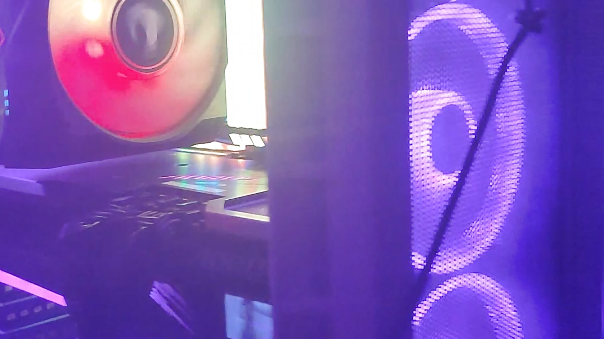 My pc! Close up! - video by MiaMammie cam model