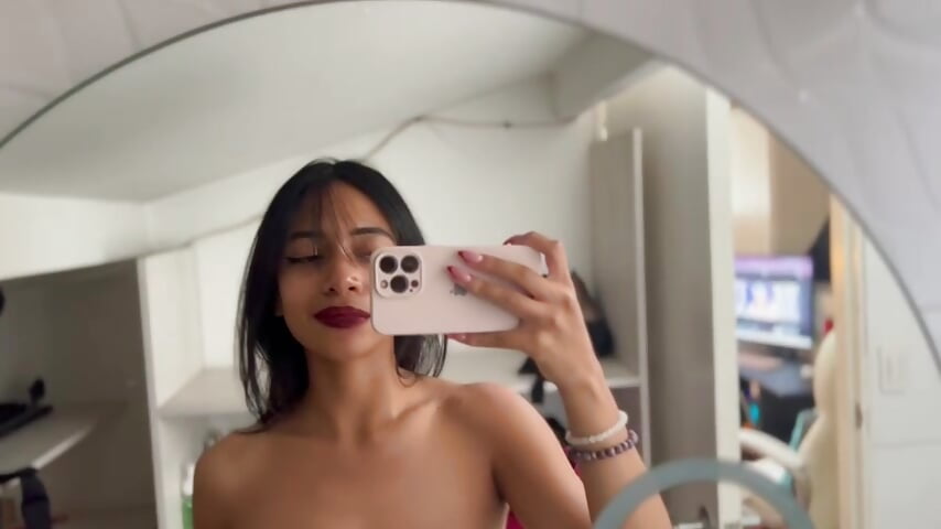 wanting to kiss you - video by catalinasaiz cam model