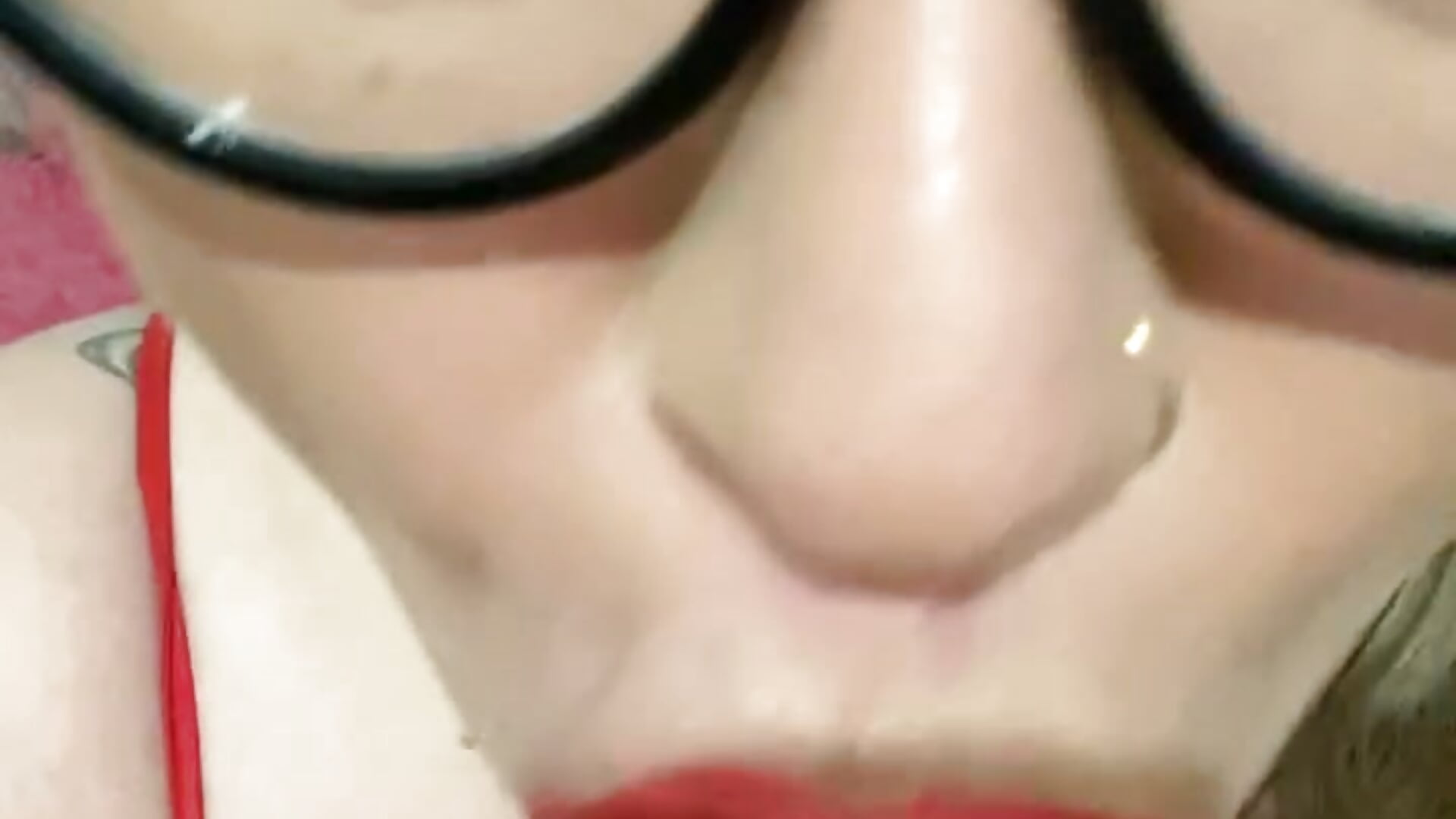 Versaute sekraterin fick muschi/arsch mit bryllen und strumpfen - відео від вебкаммоделі BustyVicky