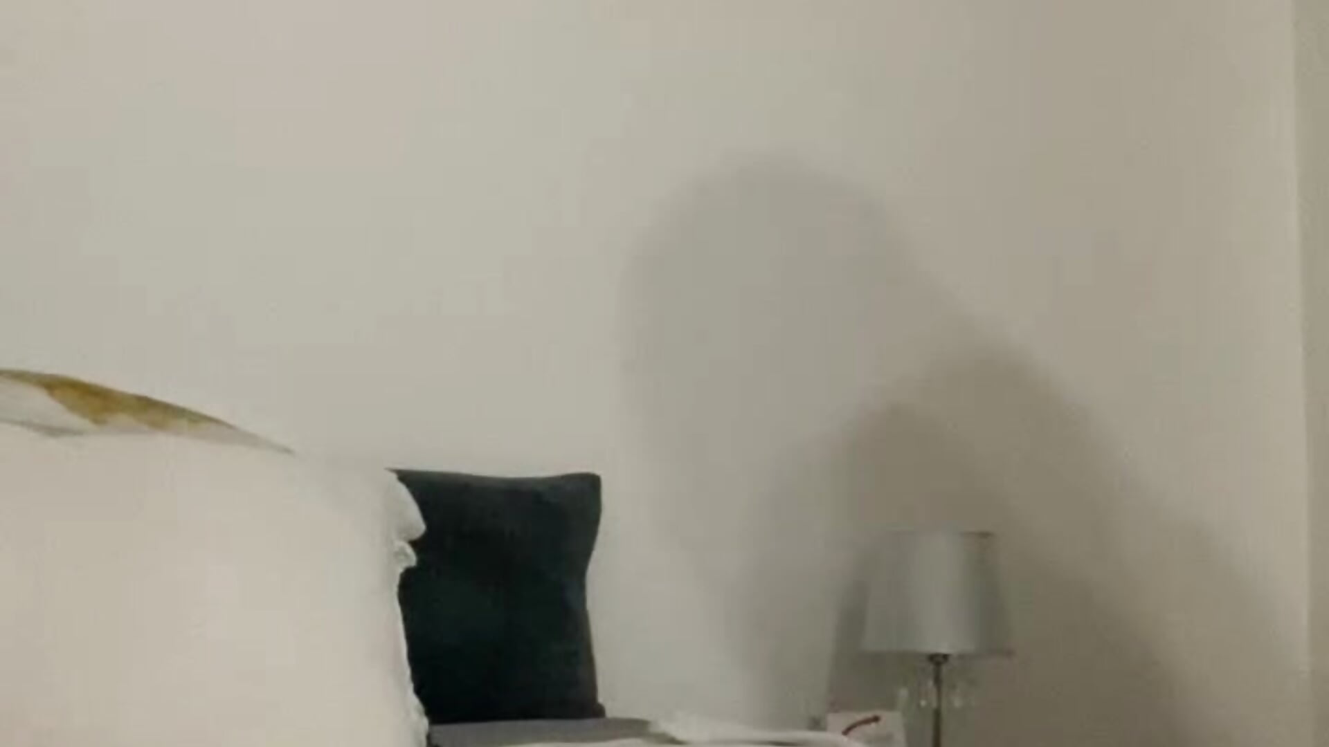 Versaute Nachbar part1 /weisse pulli no bra - відео від вебкаммоделі BustyVicky