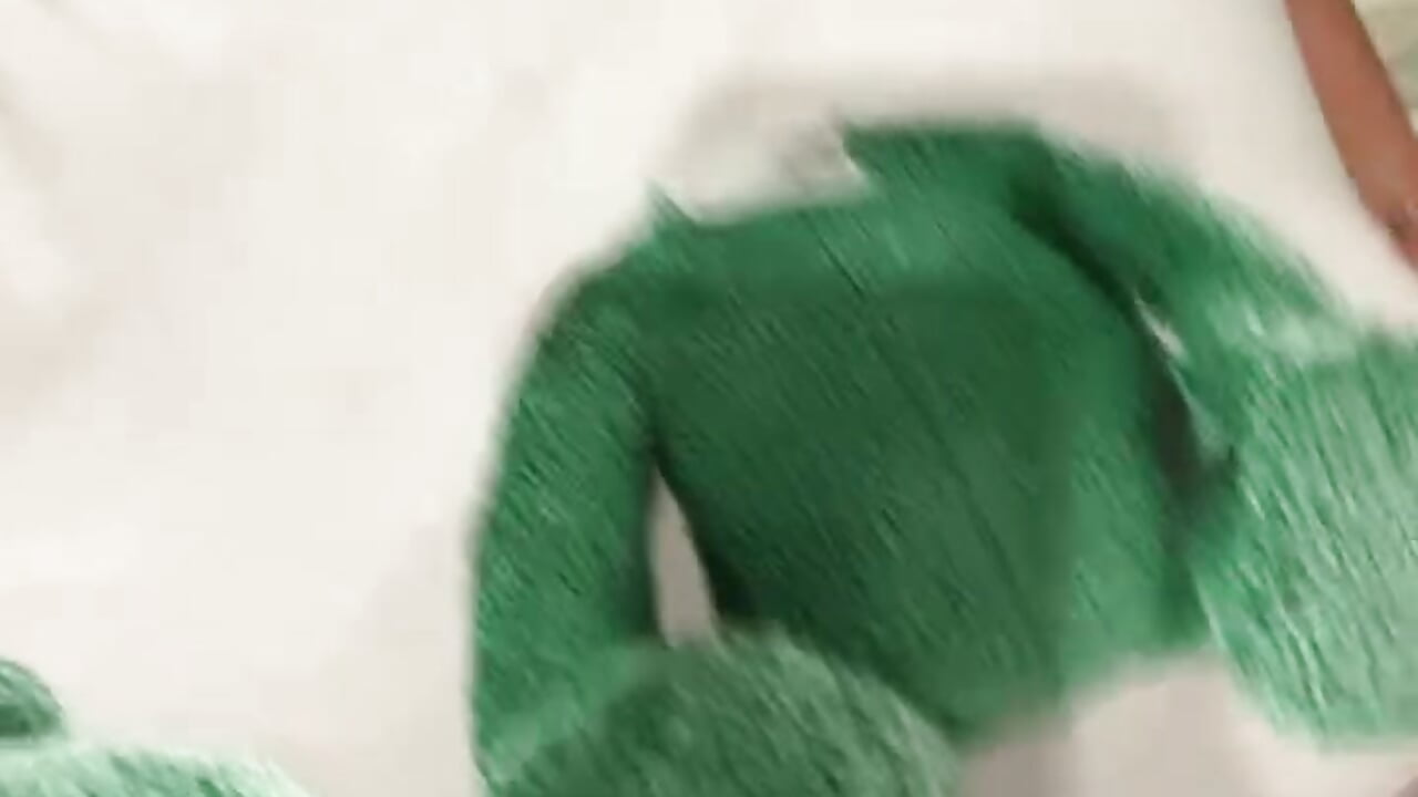 No makeup/underboob tshirt fuck - відео від вебкаммод елі BustyVicky