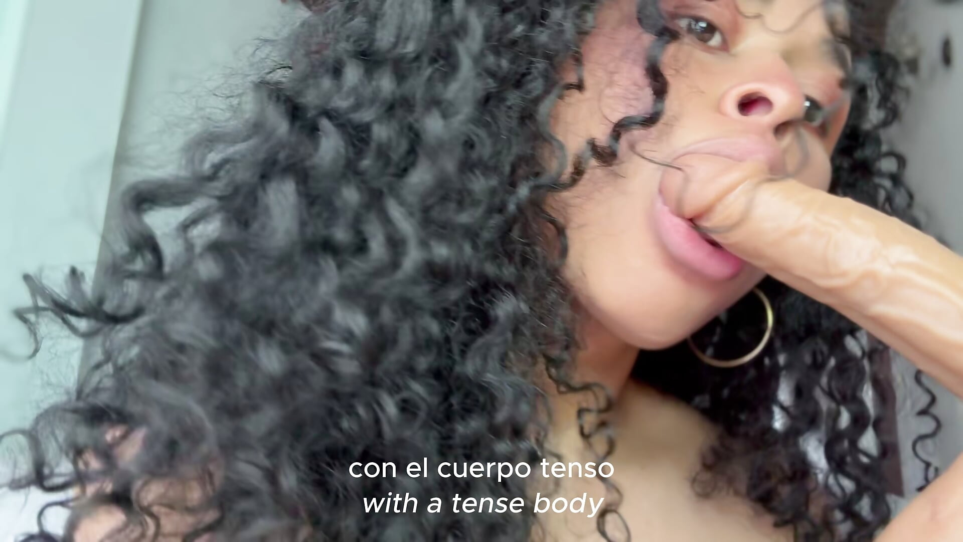 Touch your skin while you think of me – video od webkamerové modelky GabriSaenz
