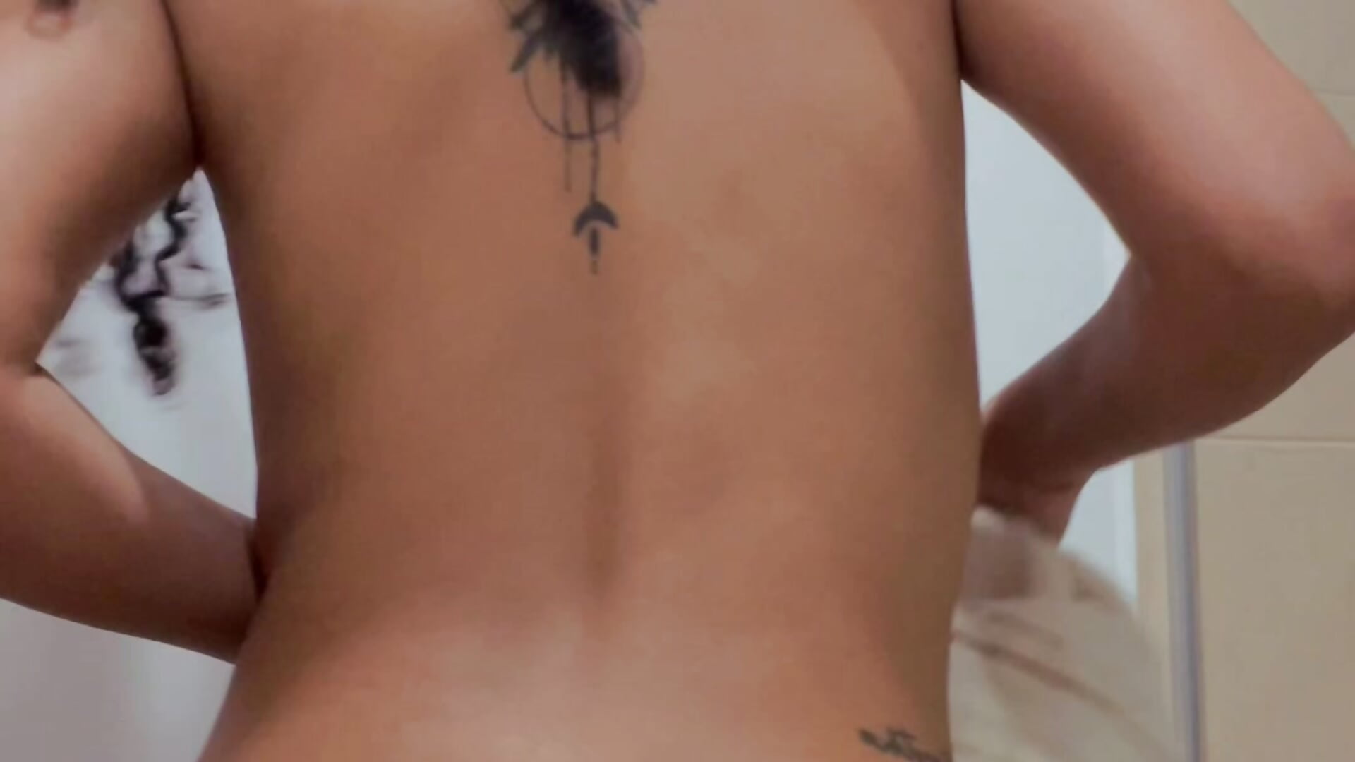shower – video od webkamerové modelky GabriSaenz