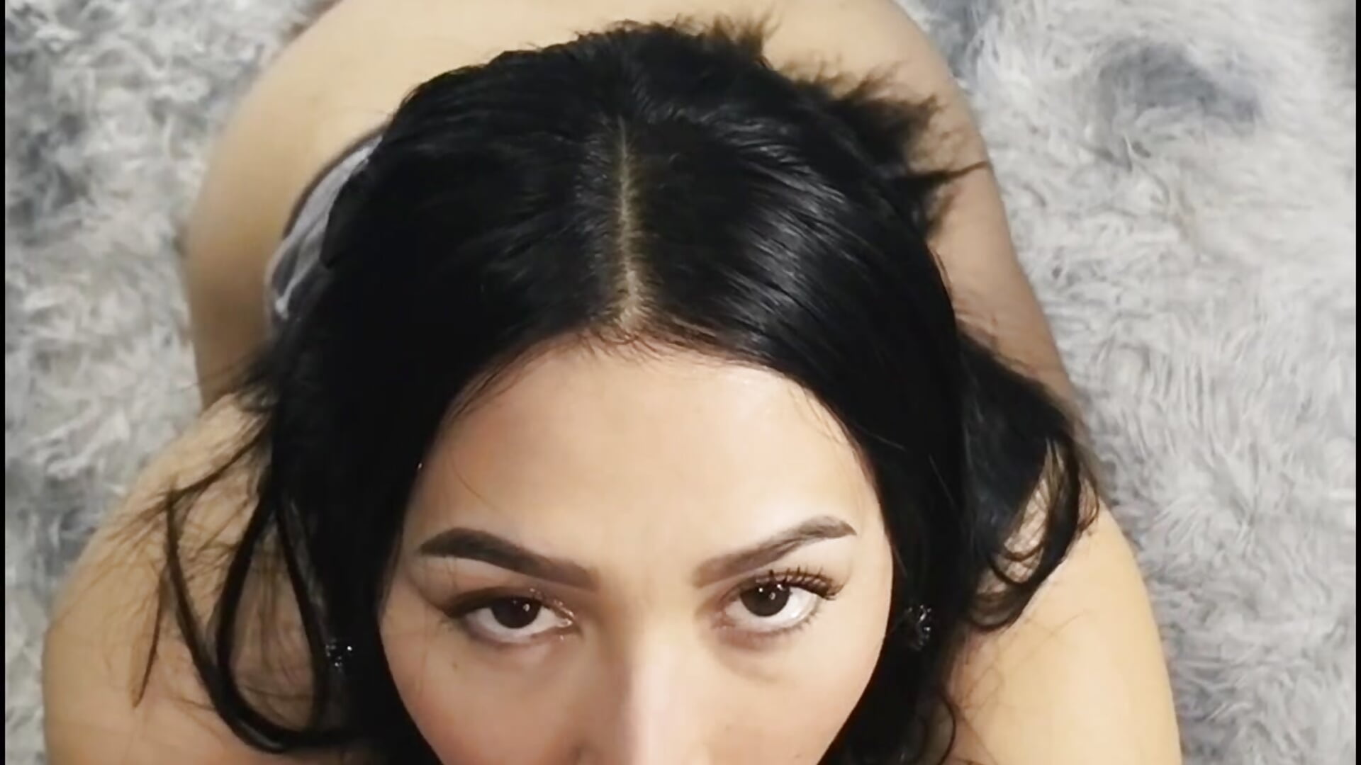 I make a super blowjob to my neighbor in the room of his wife - bull_vixen2001主播的视频