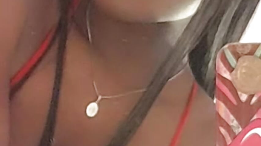 Do u want a kiss? - video by Loudeviinee cam model