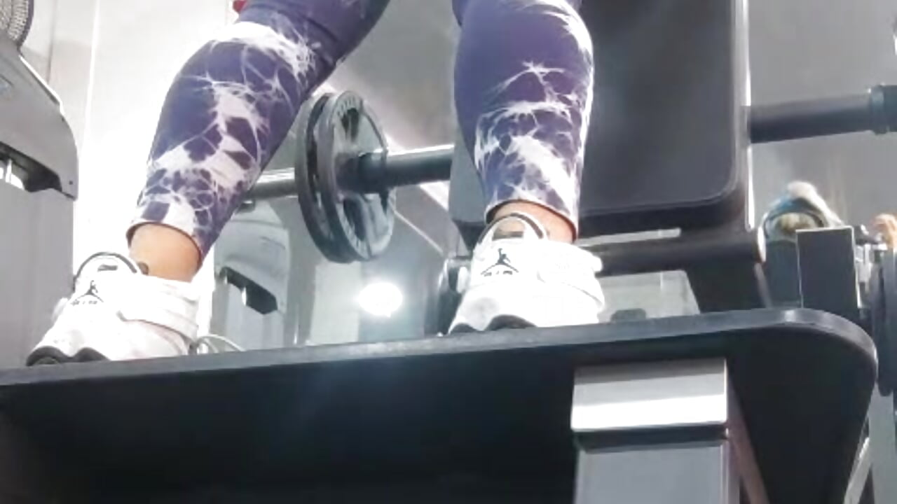 training these buttocks hard - shelby_kutter 캠 모델의 동영상