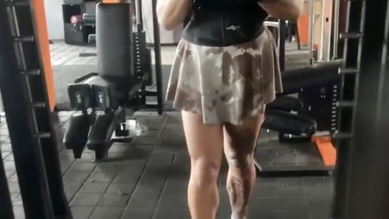 Gym – video modela na kameri KataLehlla