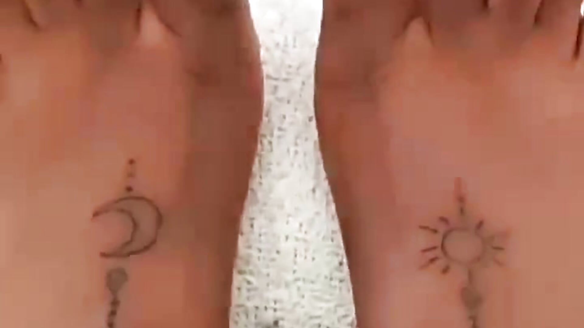 My beautiful feet – video od webkamerové modelky GinnaBolton