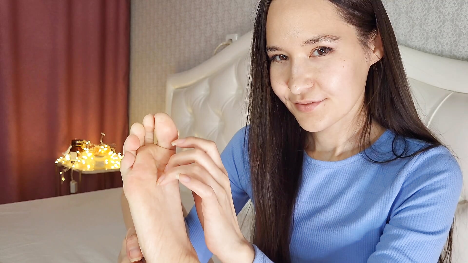 Sweet self toe sucking and sole-licking - video by iris_vega9 cam model