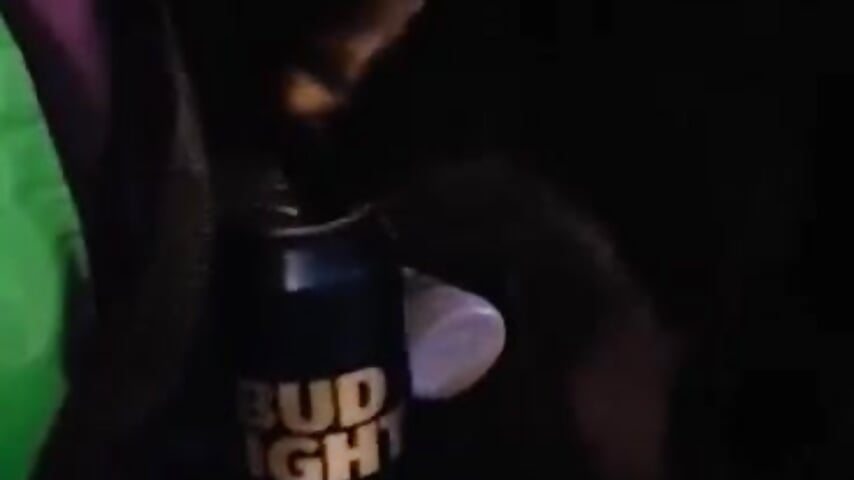 Friggin Kat trying to swipe my beverage! – video af OrangeHello