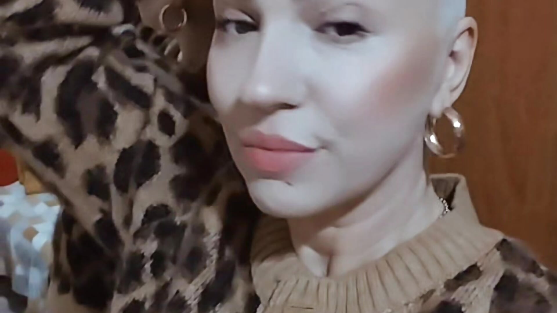 1000046284 – video af Chrissttine cam-model