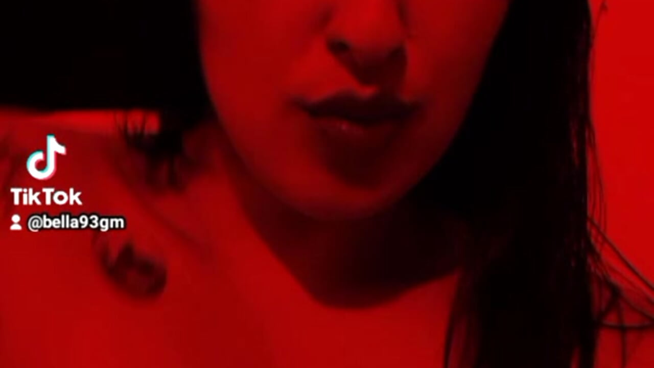 TIK TOK - vidéo du modèle de showcams bella930303