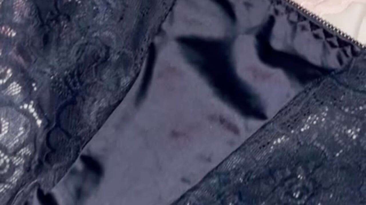 Silky panties - video van mmmPinUpGirl cam-model