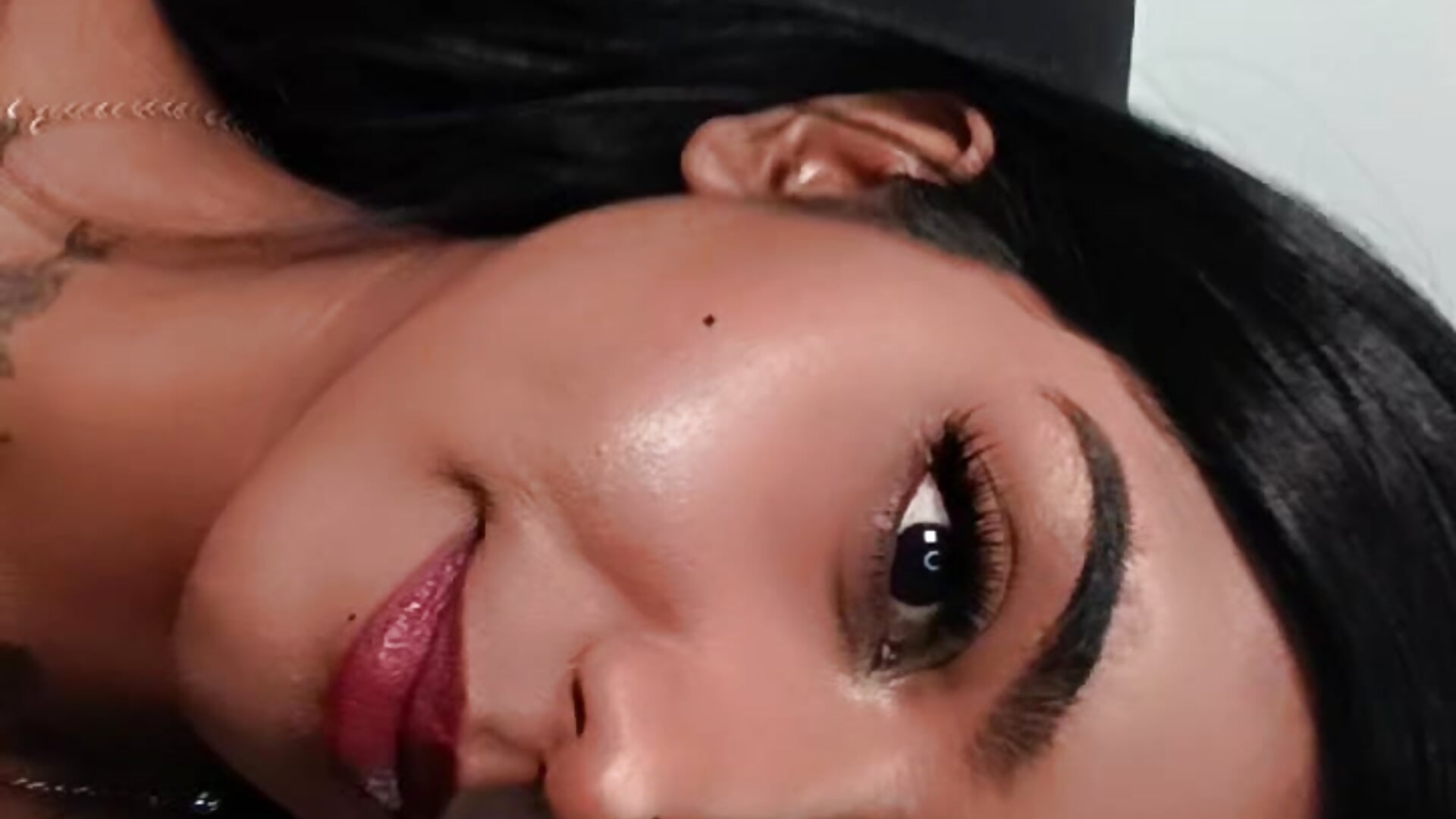 Sup! - video by Delilah_Blazee cam model