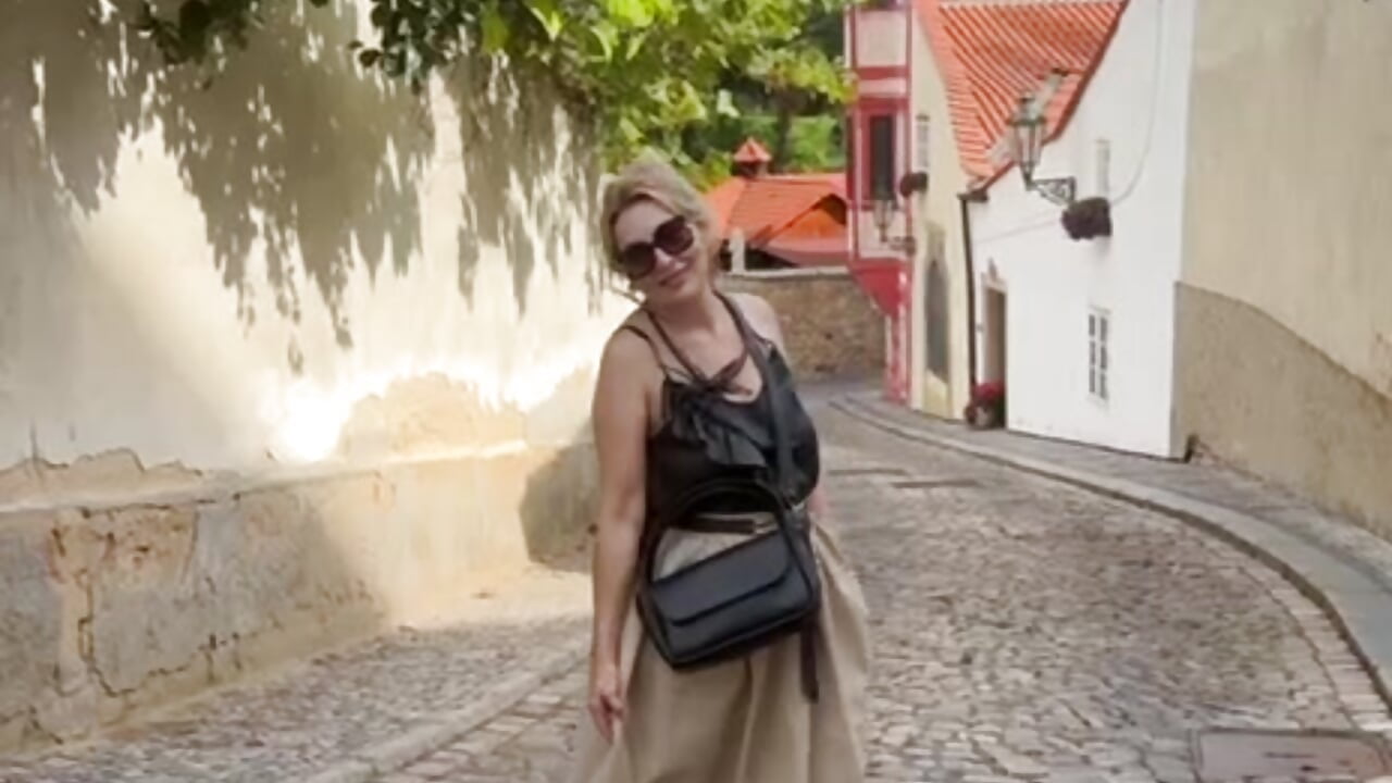 MY BIRTHDAY IN PRAGUE - video oleh Ledy_Mary kamera model