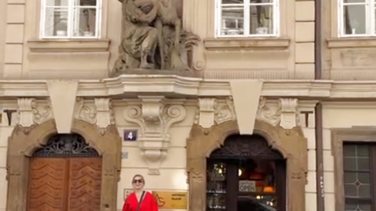 MY BIRTHDAY IN PRAGUE - video oleh Ledy_Mary kamera model