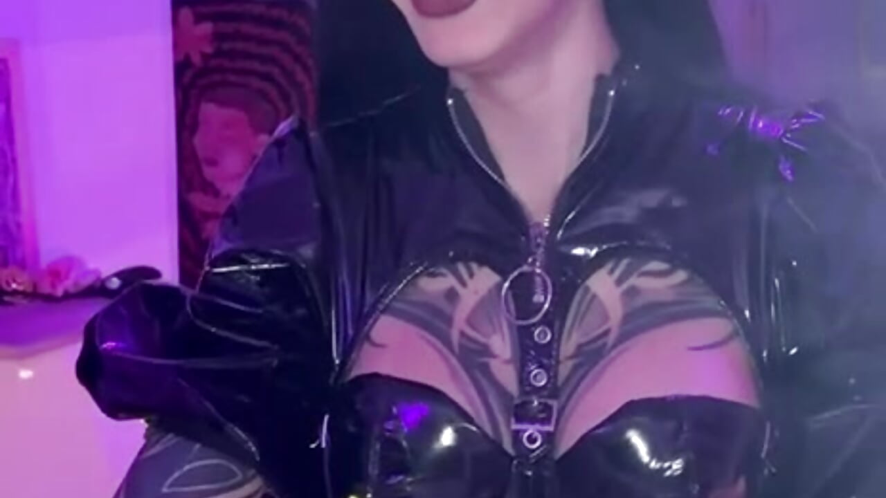 IMG_4536 - video by goddess_vee_ cam model