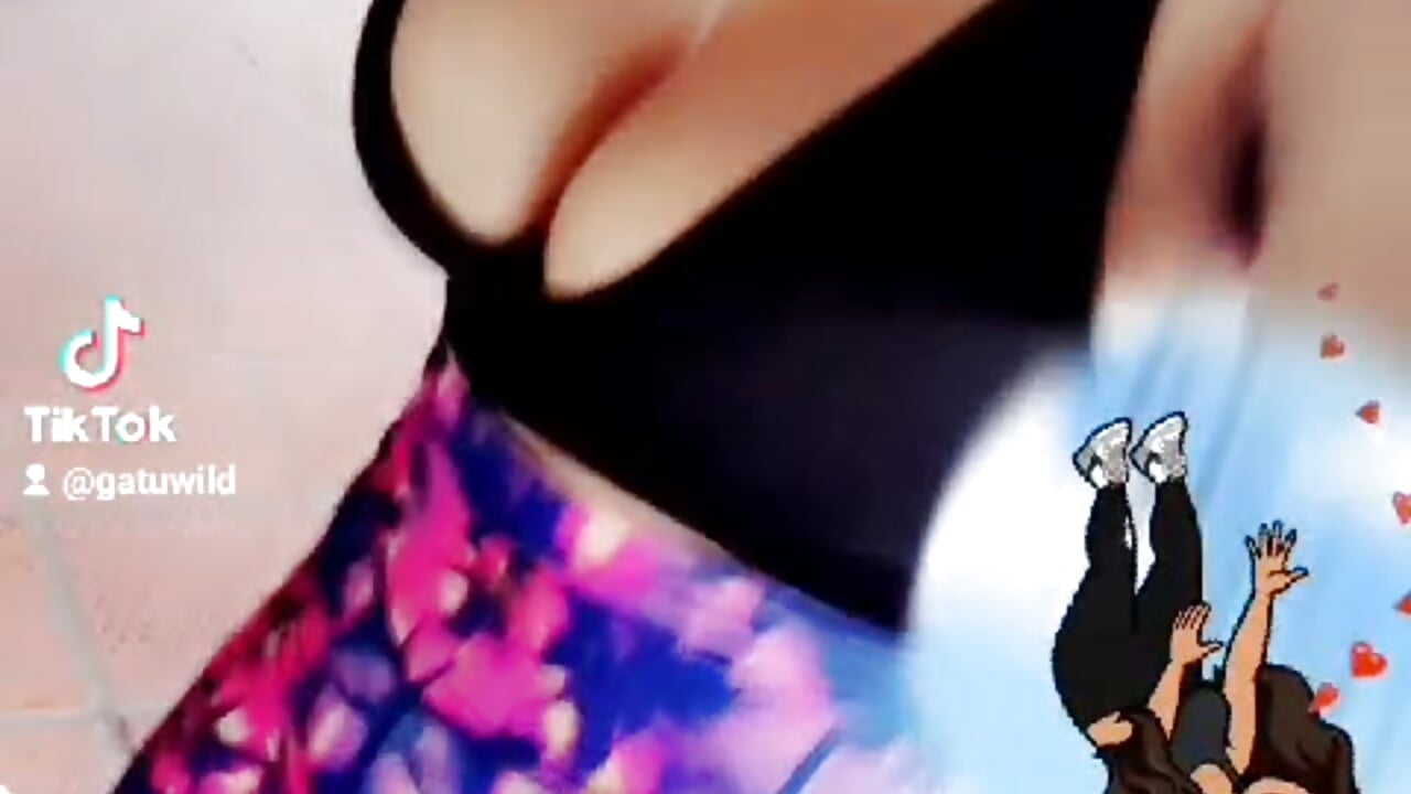 Exercising very happy - video by gatuwildhott cam model