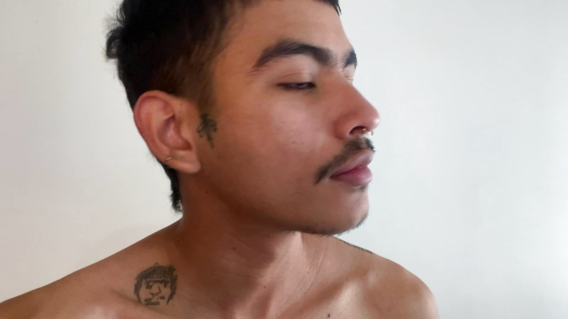 me and my piercings - video by sorry-mom69 cam model