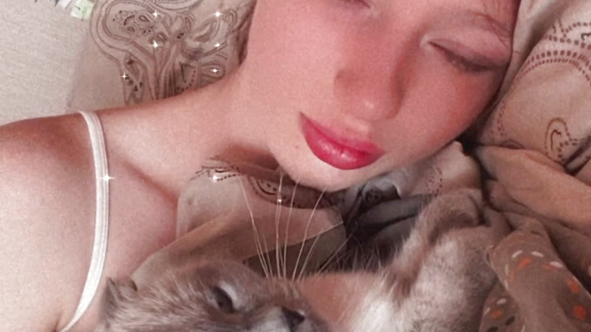 Fluffy good morning - video by JudyHaynes cam model