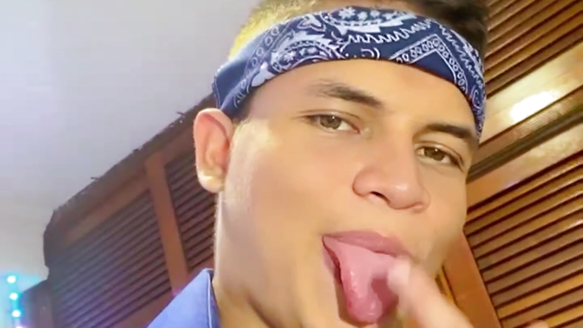 trim,80C71EEB-6F42-4865-B707-57814F0FC839－カメラキャストのLeon_Wildの動画