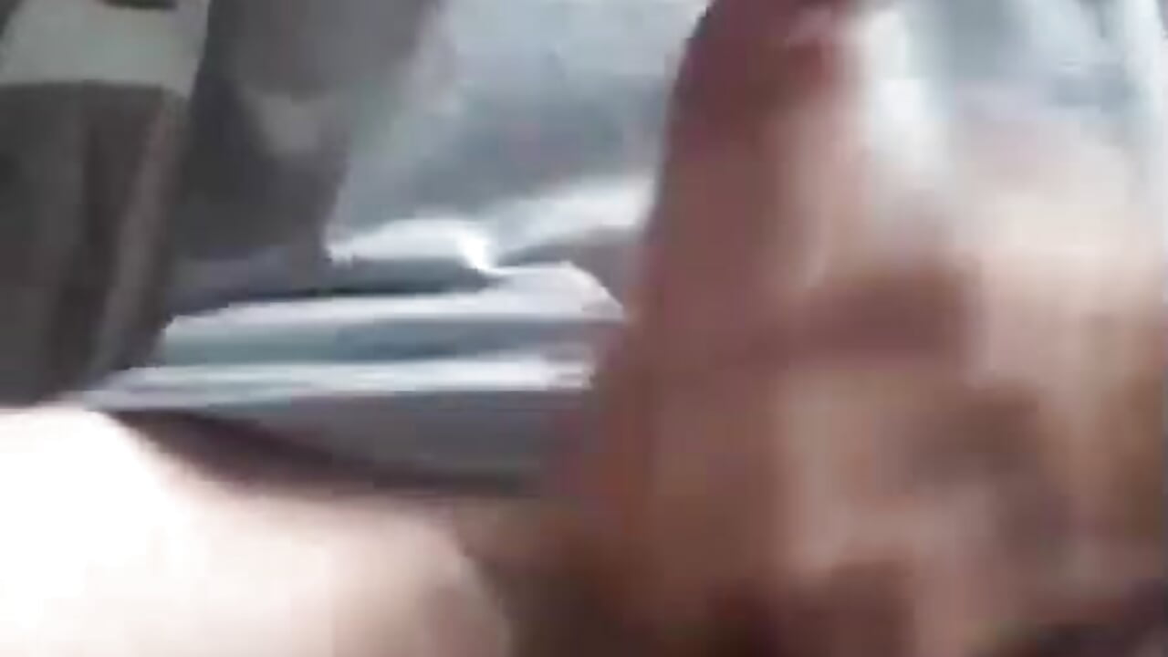 jerking of in bathroom - video od modelky/modela xykenrah48