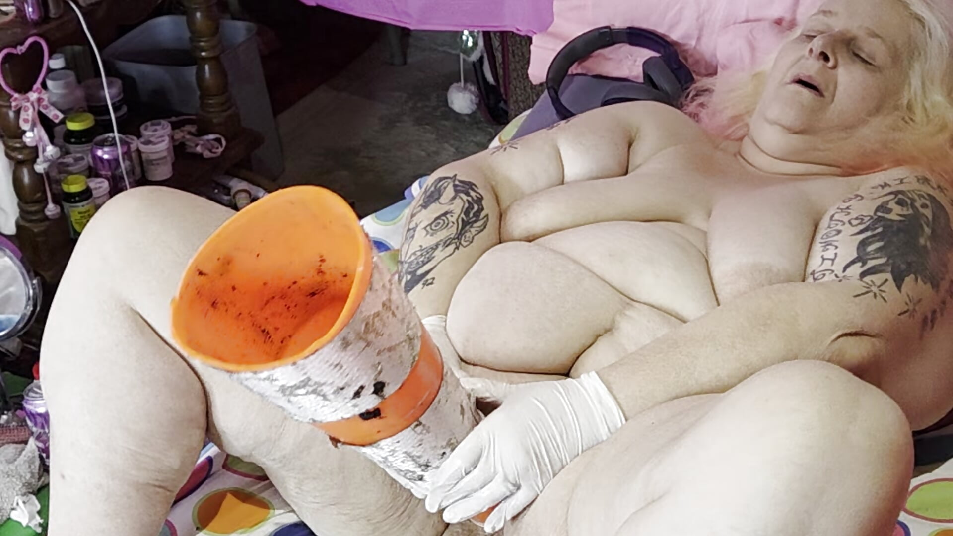 Gapped pussy undercover with a coned lover - відео від вебкаммоделі DavisDesires