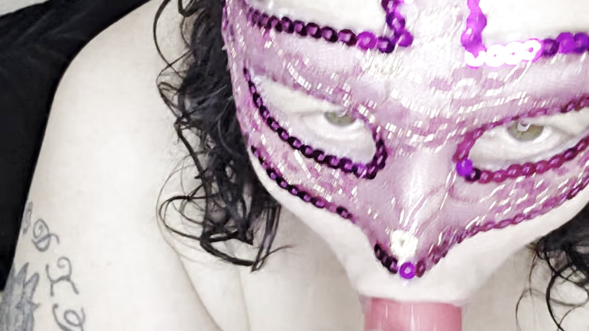 Cum dumping whore she needs more more - video by DavisDesires cam model