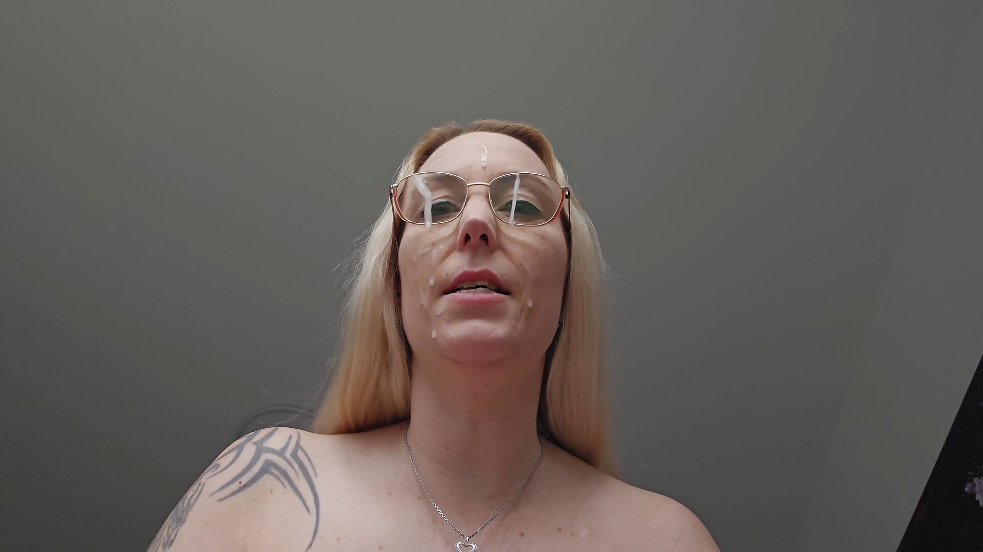 Fremdsperma für meinen Ehemann! (Cuckold) - video by Sally_Secret cam model