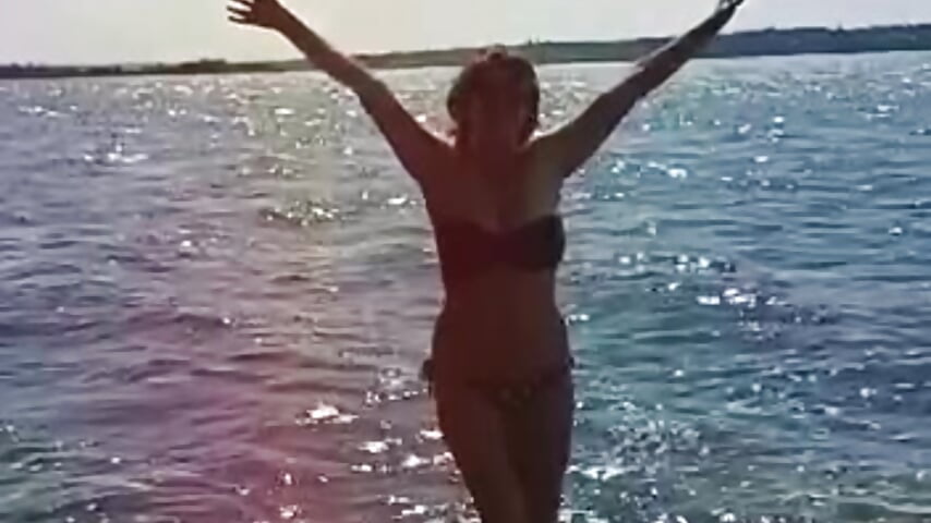 bikini fun - video by Baby-Matilda cam model