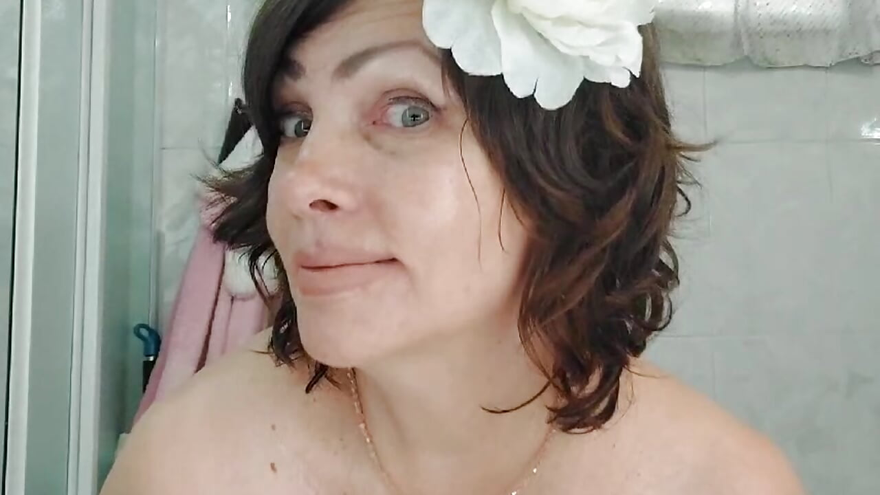 1490258700119358698 - video by Baby-Matilda cam model