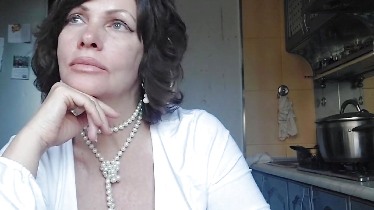 white queen - video by Baby-Matilda cam model