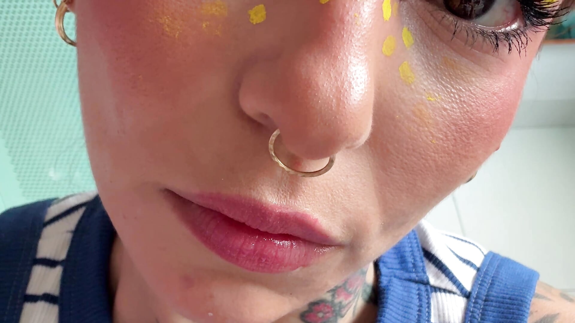 Mírame a los ojos - video di Evangelyne_1 modella di cam