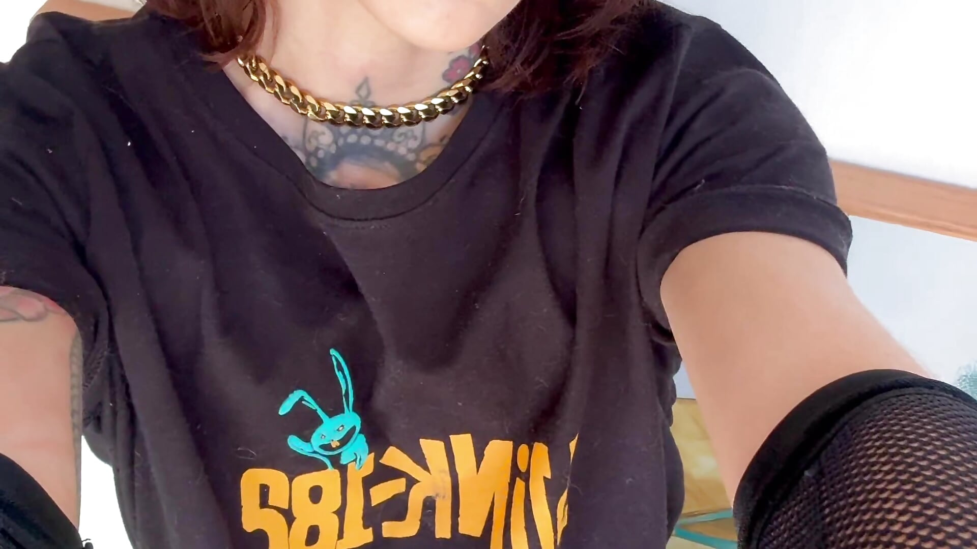 Buendía - video di Evangelyne_1 modella di cam