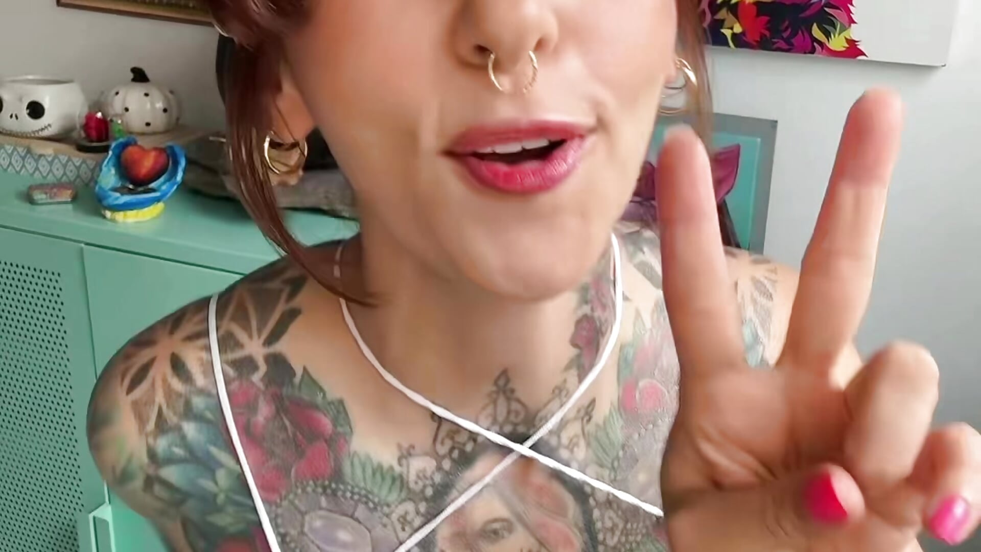 Yo saludando todos los días con buena energía - video di Evangelyne_1 modella di cam