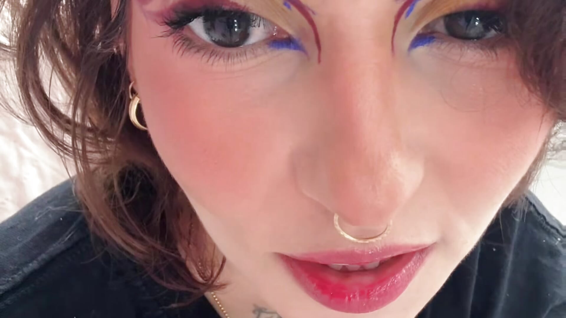 Es mi turno - video di Evangelyne_1 modella di cam