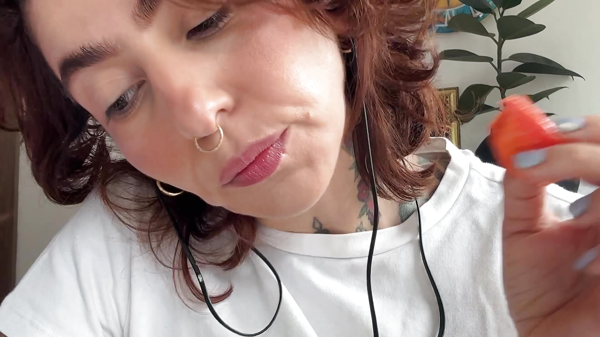 Comiéndo papaya ✌🏻 - video di Evangelyne_1 modella di cam