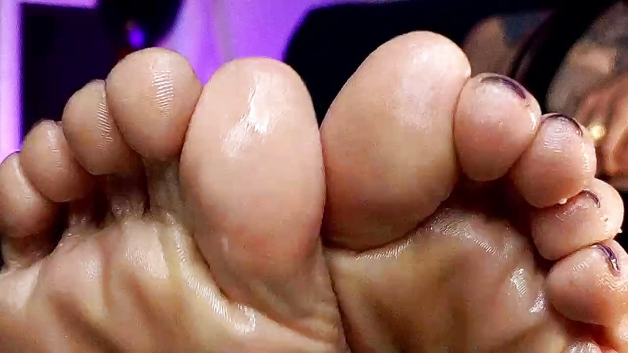 Rich details Depi for you - video di Evangelyne_1 modella di cam