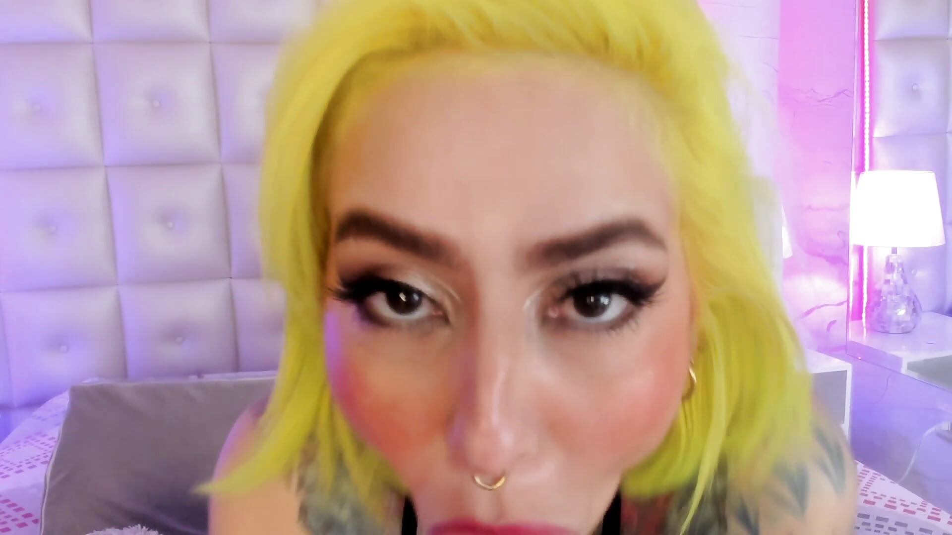 ahogue and blowjob - video di Evangelyne_1 modella di cam