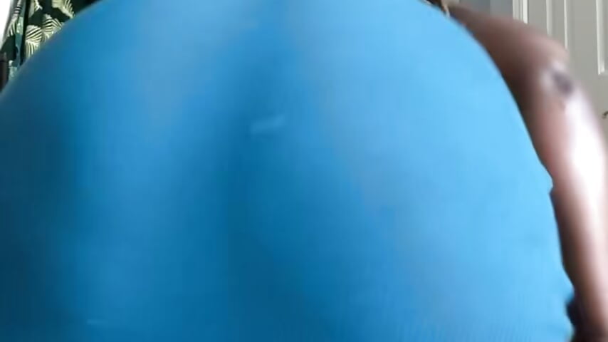 Slow motion fat ass twerking - video di sexwithanamazon