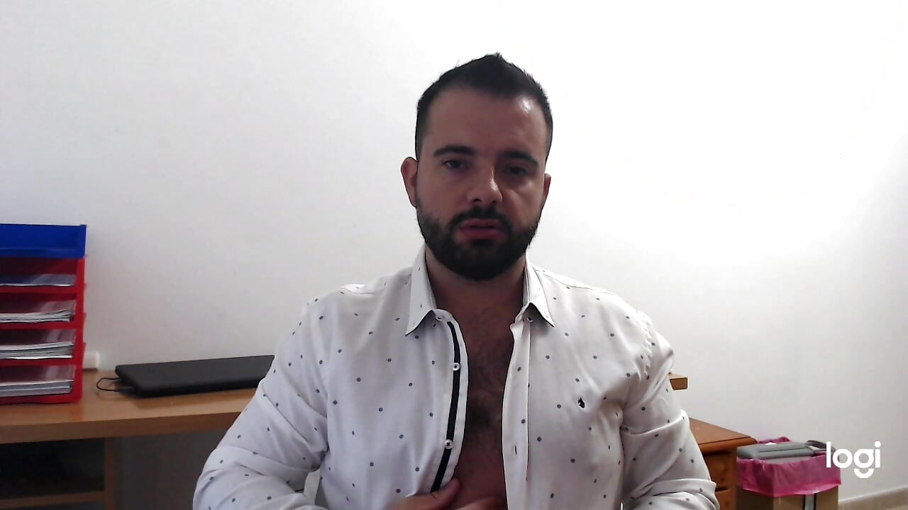 Office - video by HugoFox cam model