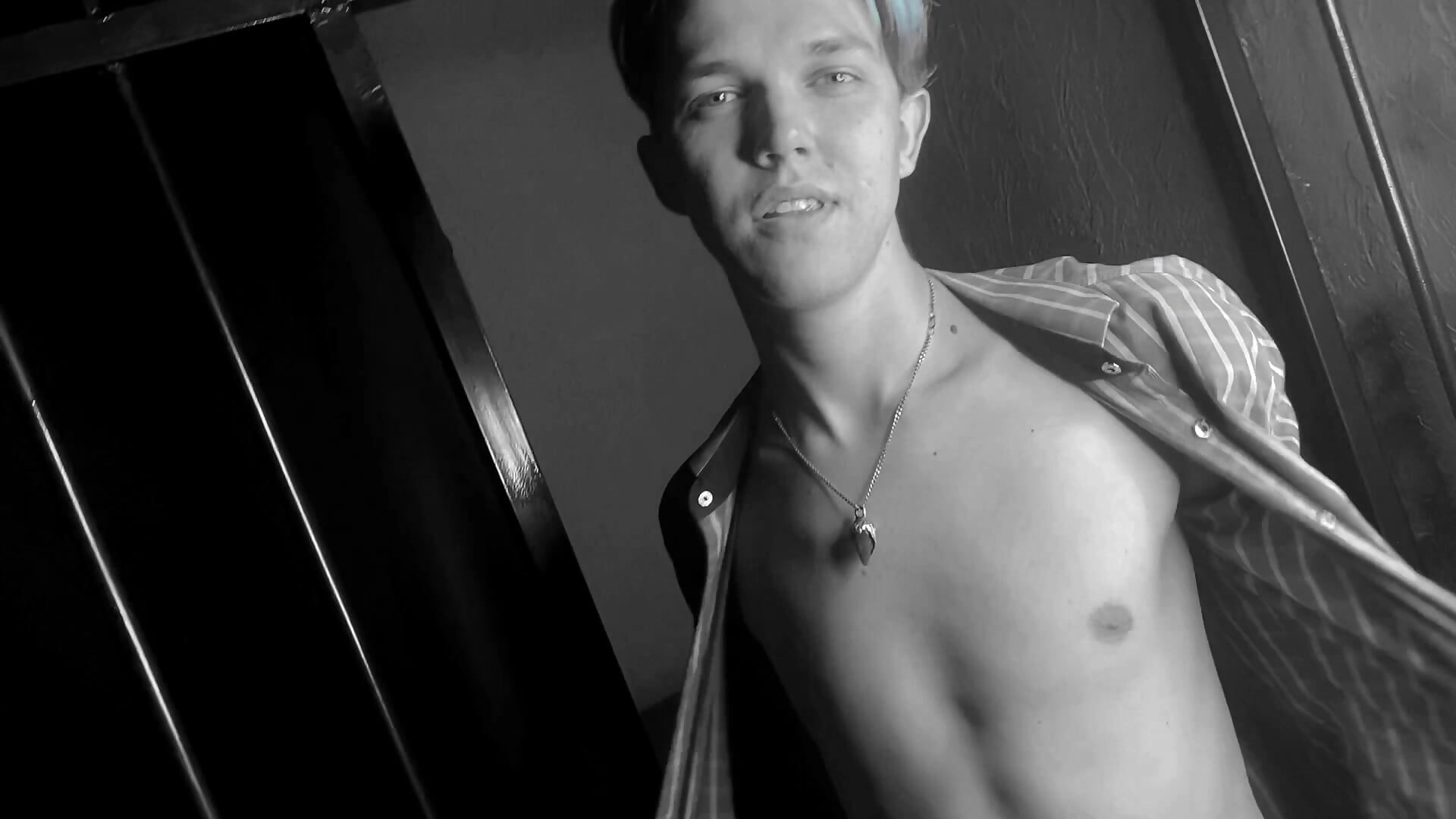 Young & hot - Video von OSCAR_WHITE